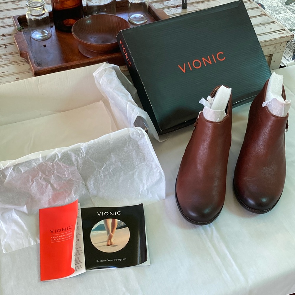 Vionic Jolene Mocha Ankle Boots